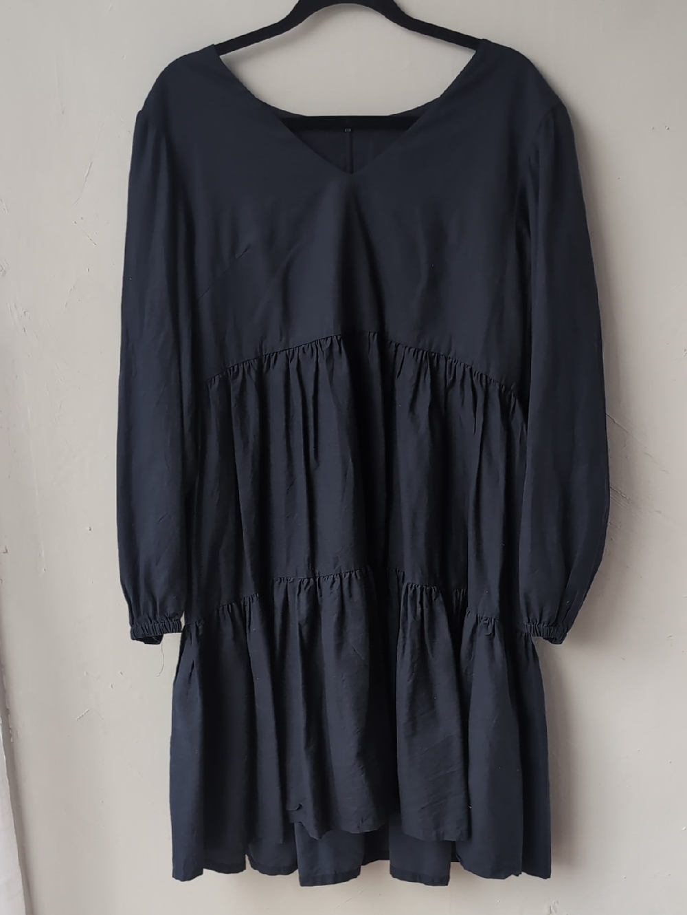 Tiered V-Neck Long Sleeve Dress in Navy